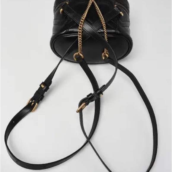 Gucci
Black Quilted Leather Marmont Mini Round Backpack Bag - Picture 4 of 10